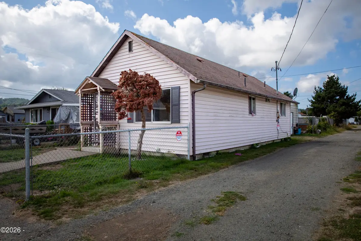 338 N 9th, Reedsport, OR 97467 - #1