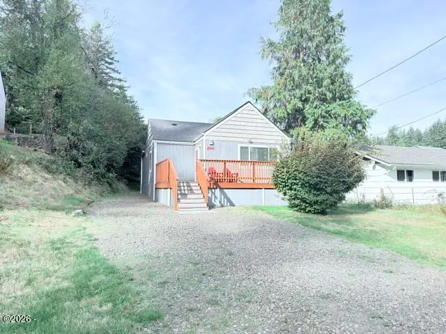 196 NW 11th St, Toledo, OR 97391 - #2