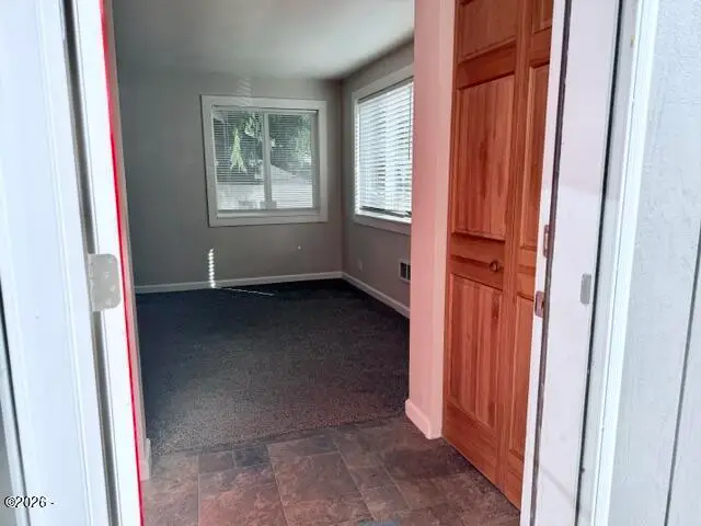 196 NW 11th St, Toledo, OR 97391 - #3