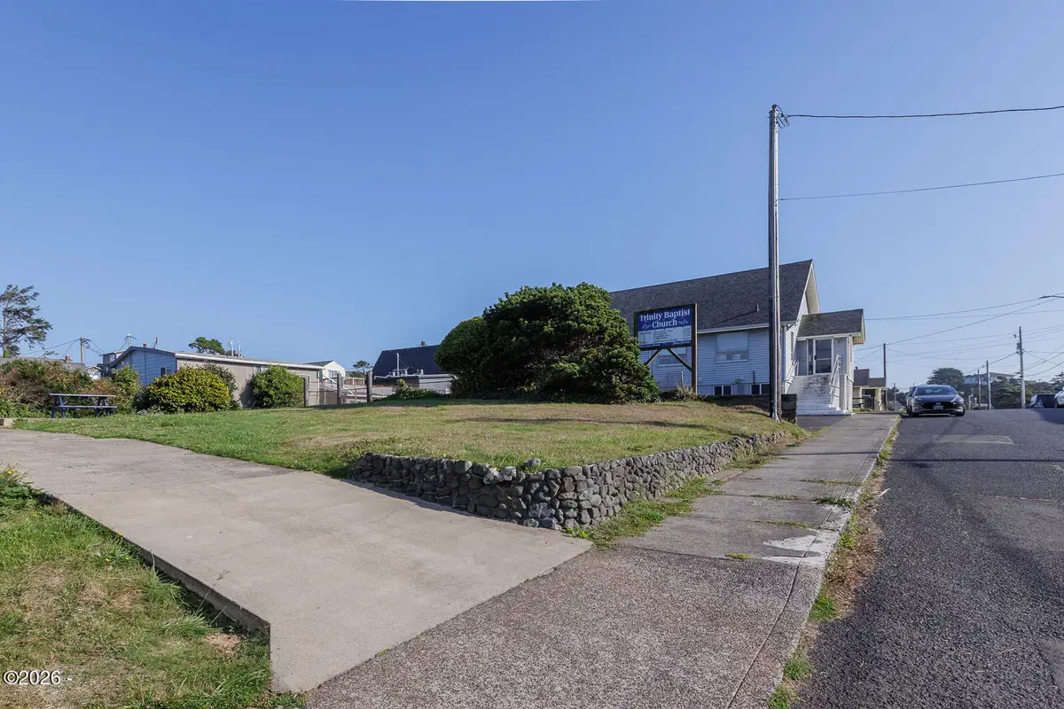11 SW High, Newport, OR 97365 - #1