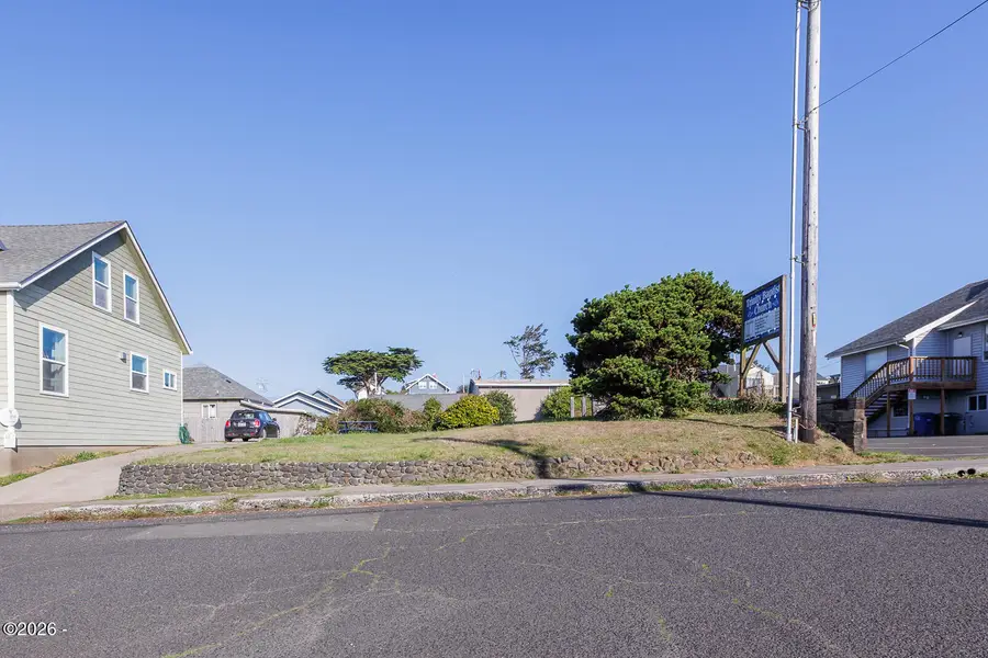 11 SW High, Newport, OR 97365 - #2