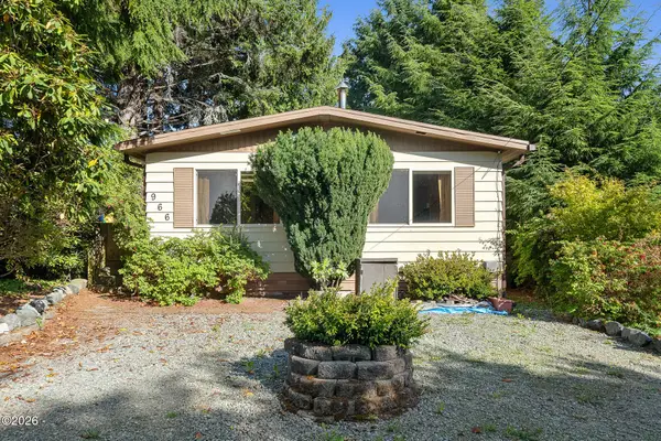 966 S Dolphin, Rockaway Beach, OR 97136