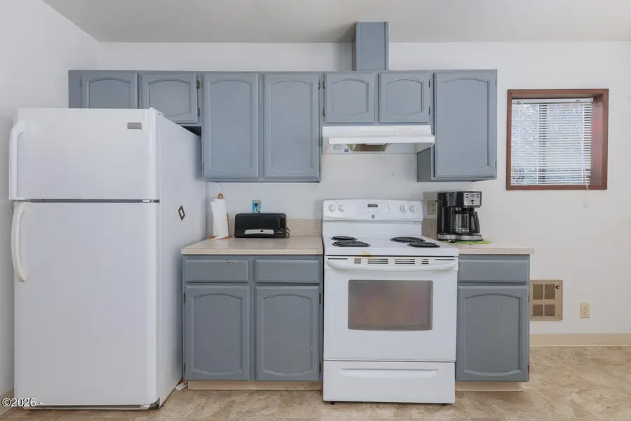 916 NE Douglas, Newport, OR 97365 - #3