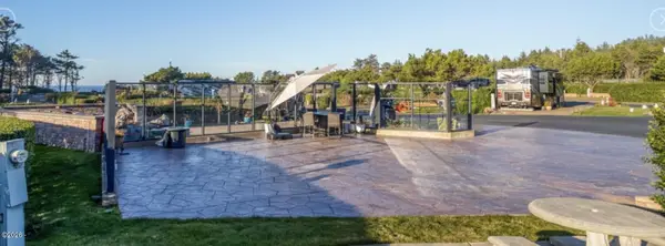 6225 N Coast, Newport, OR 97365