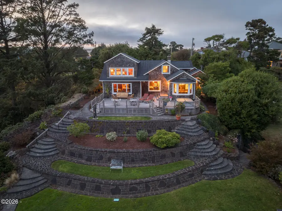 241 SW 12th, Newport, OR 97365 - #2