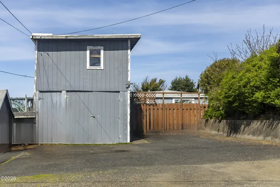 220 SW 29th, Newport, OR 97365 - #3