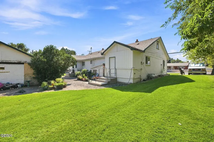 418 SW G, Madras, OR 97741 - #2