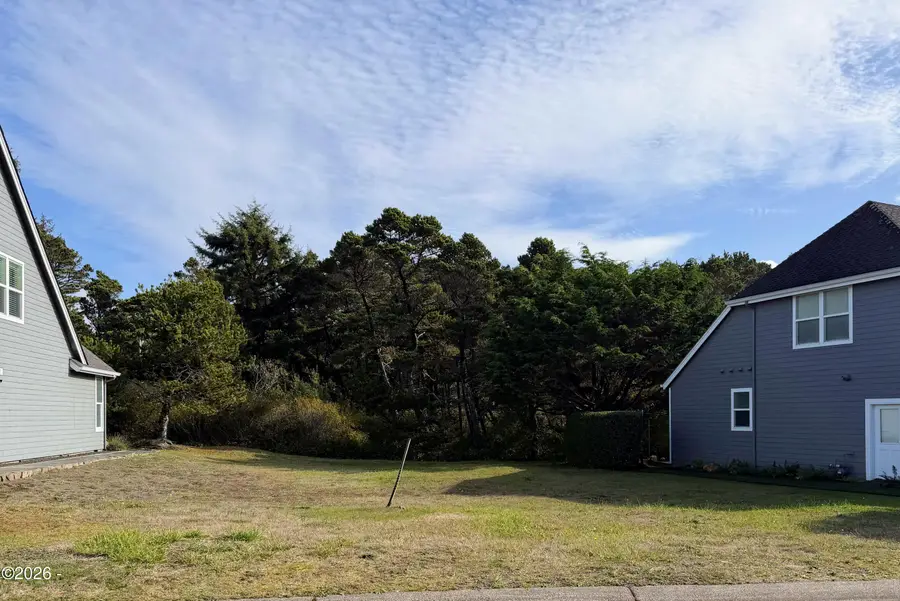 5725 SW Arbor, Newport, OR 97366 - #2