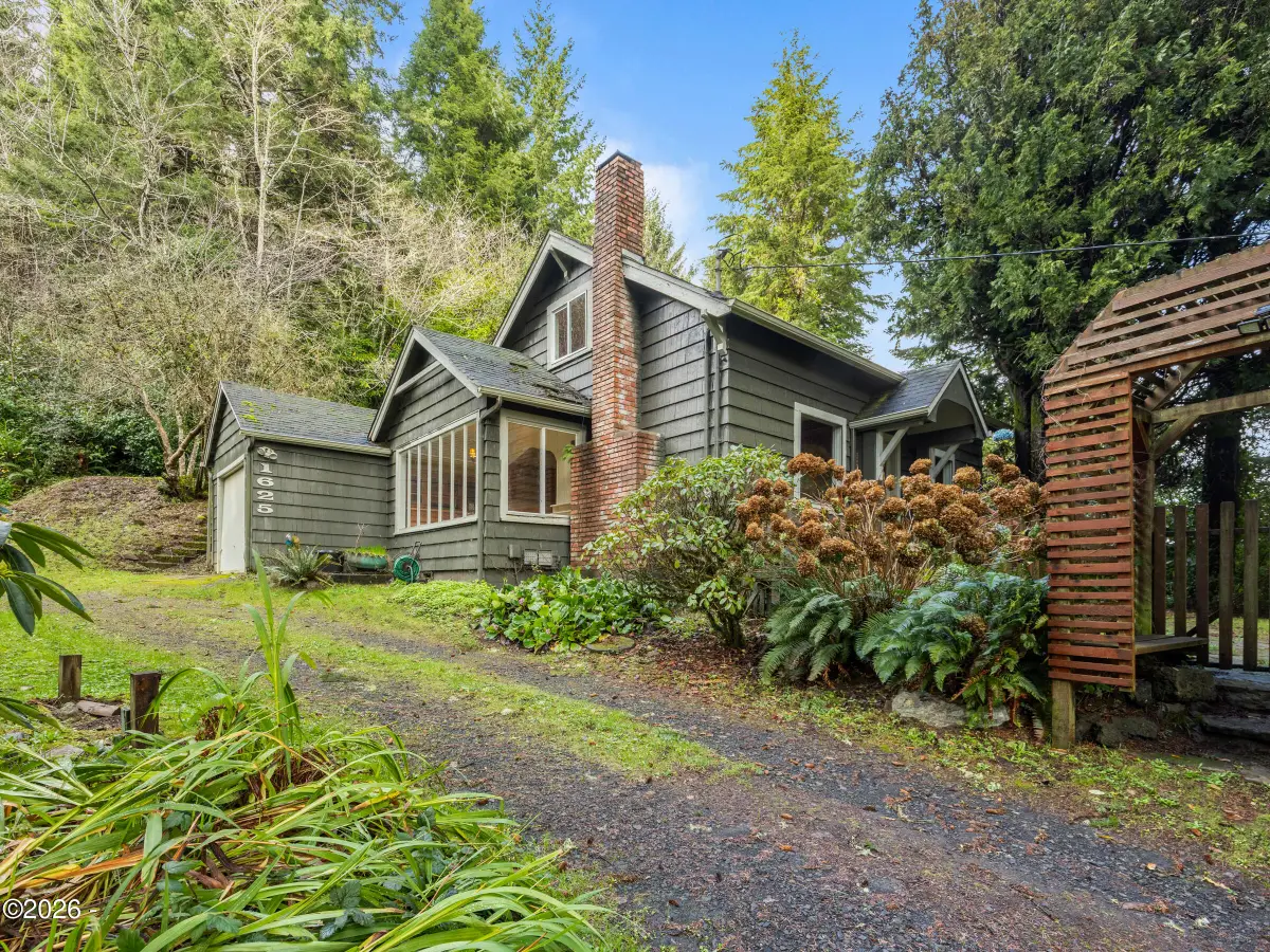 1625 E Alsea Hwy, Waldport, OR 97394 - #1