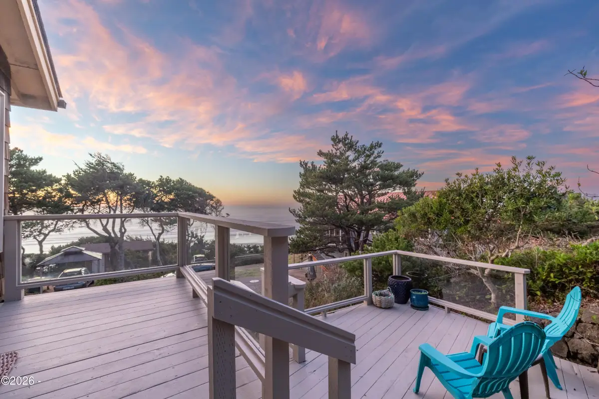 1542 NW Spring, Newport, OR 97365 - #1