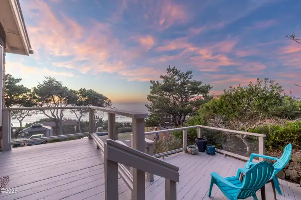 1542 NW Spring, Newport, OR 97365