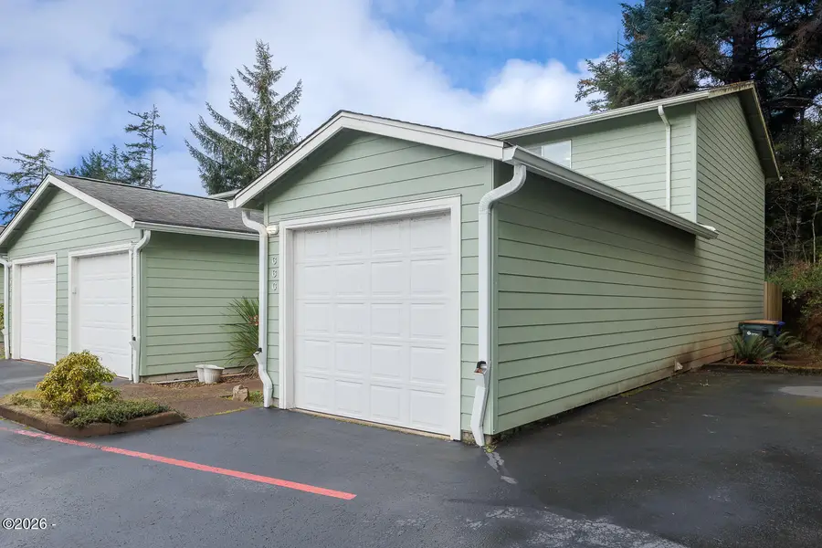 66 NW 33rd, Newport, OR 97365 - #2