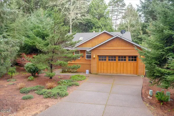 150 SW Nesting Glade, Depoe Bay, OR 97341