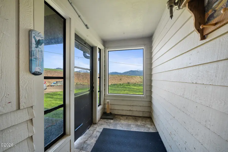 1590 Mccormick Loop, Tillamook, OR 97141 - #3