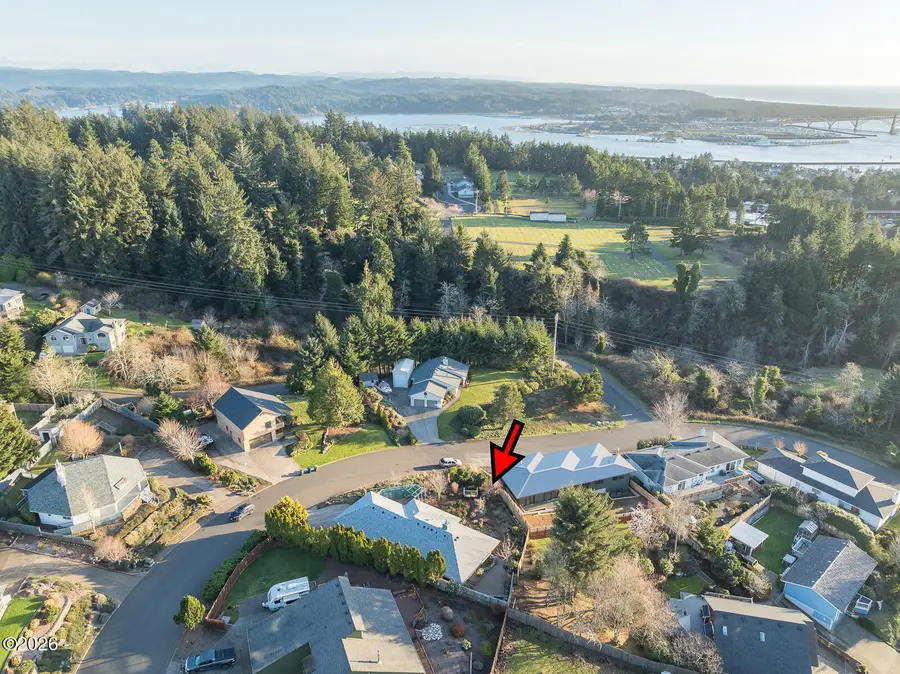 1035 NE 7th, Newport, OR 97365 - #3