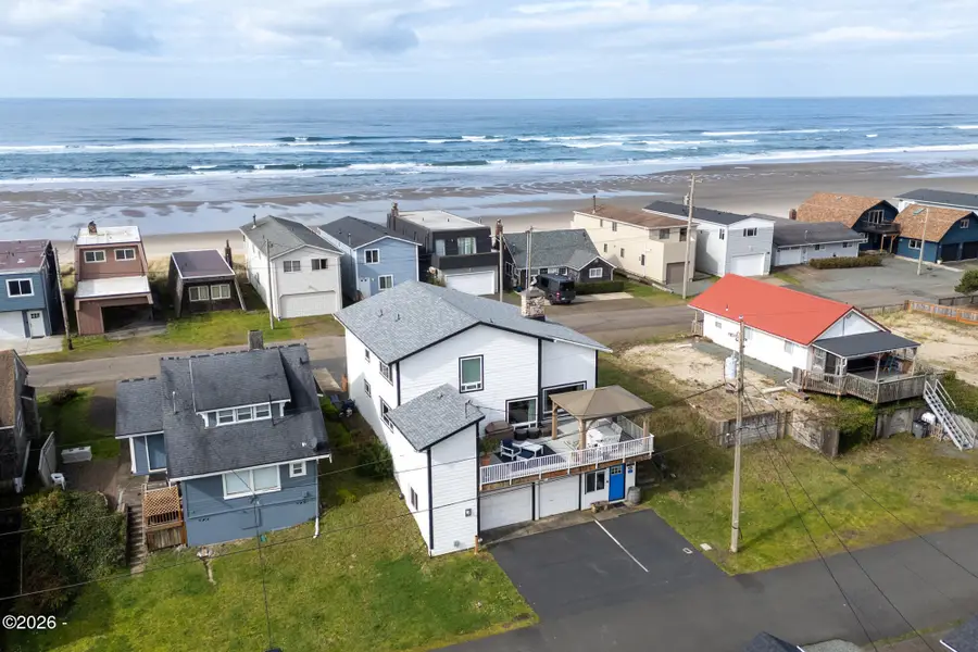 342 N Pacific, Rockaway Beach, OR 97136 - #3
