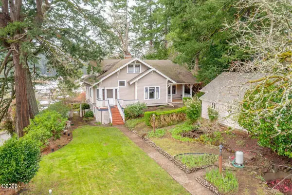 453 N Main, Toledo, OR 97391