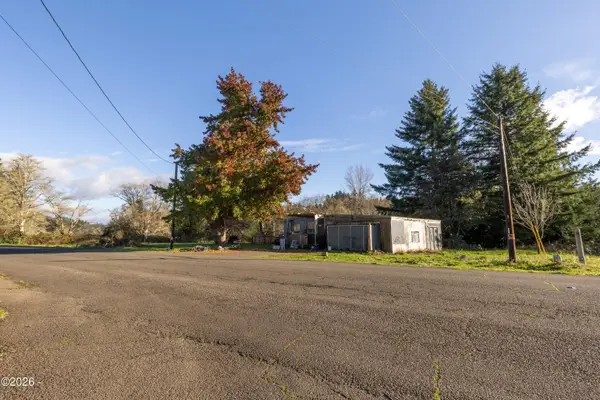 386 Siletz River, Siletz, OR 97380