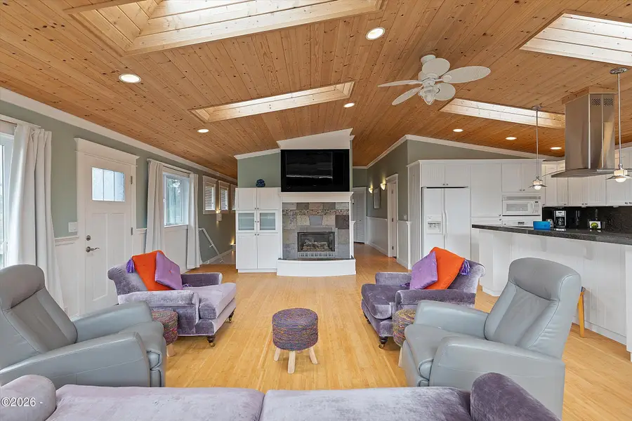 115 Lorraine, Lincoln Beach, OR 97388 - #2