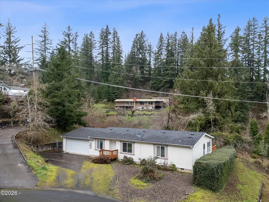 622 Cherry, Toledo, OR 97391 - #2