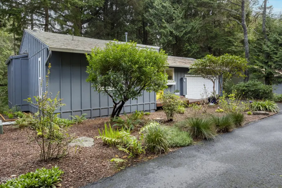 186 SW The Pines, Depoe Bay, OR 97341 - #2