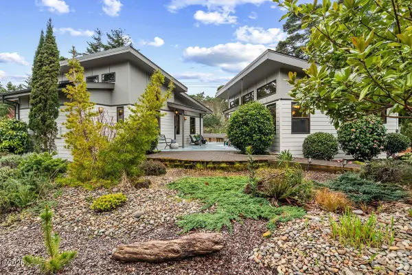 4975 Heceta Beach, Florence, OR 97439