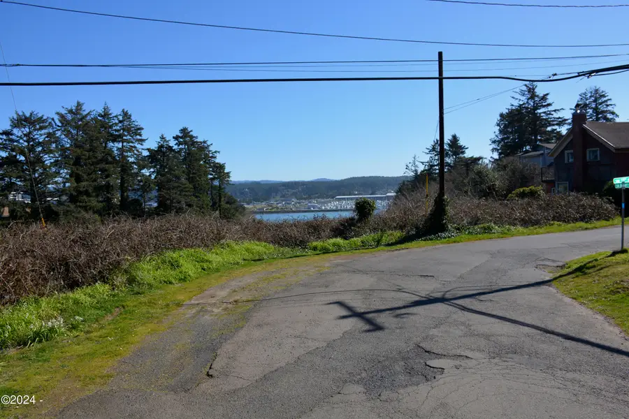 503 SW Alder, Newport, OR 97365 - #2