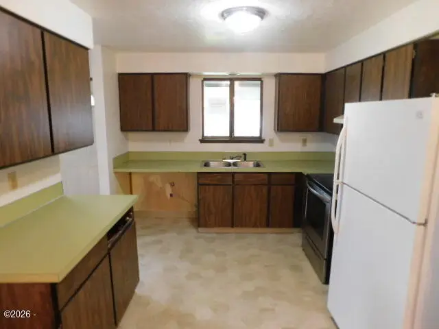 1990 Willow, Florence, OR 97439 - #3