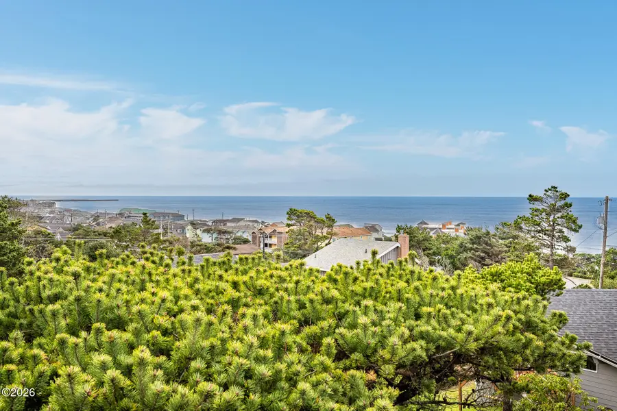 421 NW 13th, Newport, OR 97365 - #3