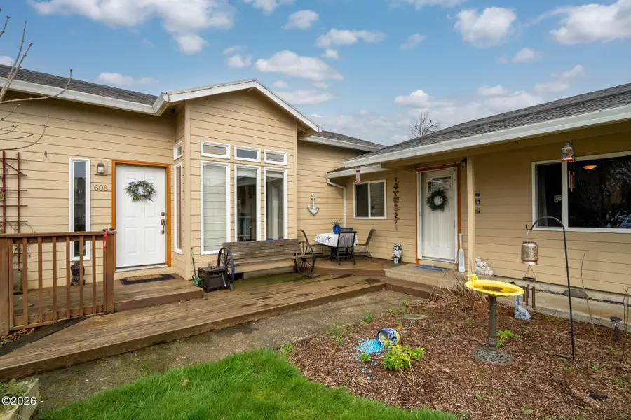608 Cottonwood, Tillamook, OR 97141 - #2