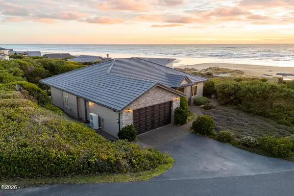 4271 NW Hidden Lake, Waldport, OR 97394