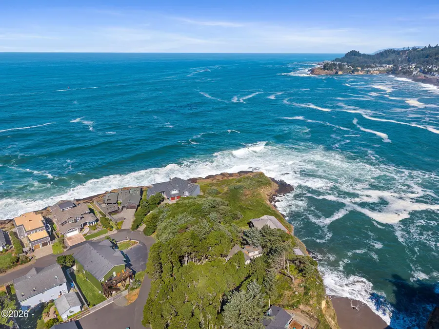 424 SW Cliff, Depoe Bay, OR 97341 - #2