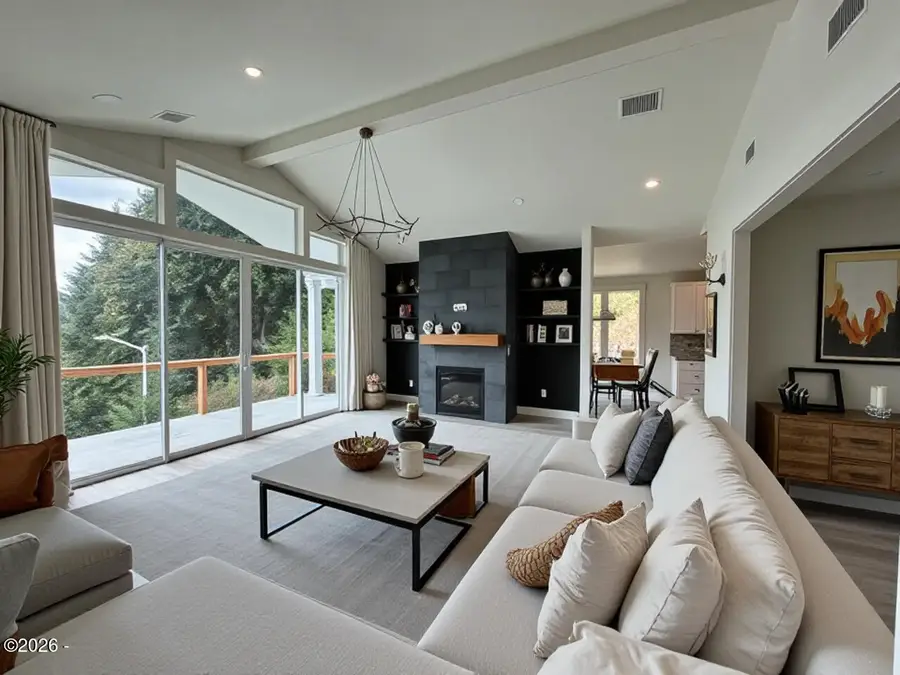 812 Hawk, Silverton, OR 97381 - #2