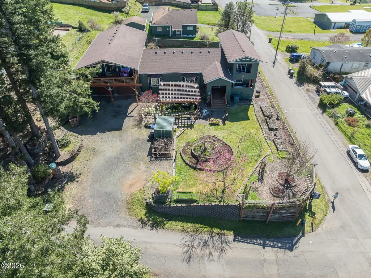 1268 N Nye, Toledo, OR 97391 - #1