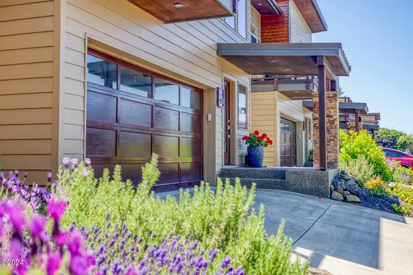 23 Basalt Lp, Yachats, OR 97498