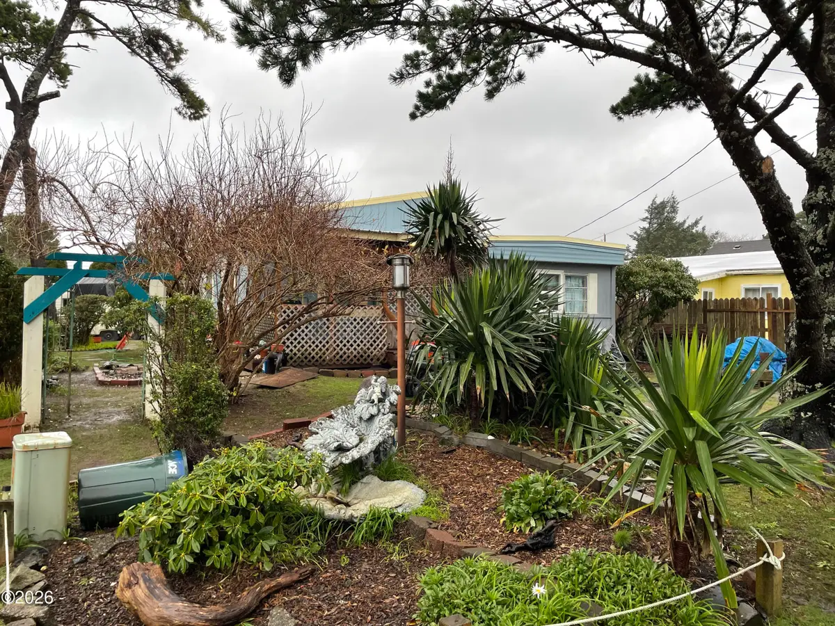 374 NW 59th, Newport, OR 97365 - Image #1