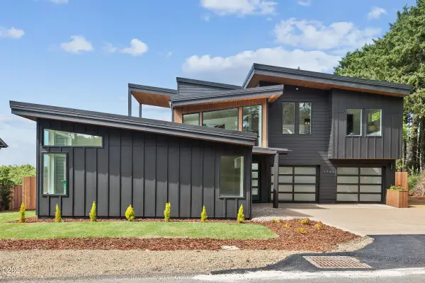 1735 NW 39th, Lincoln City, OR 97367