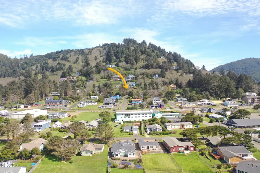 788 King St, Yachats, OR 97498 - #2