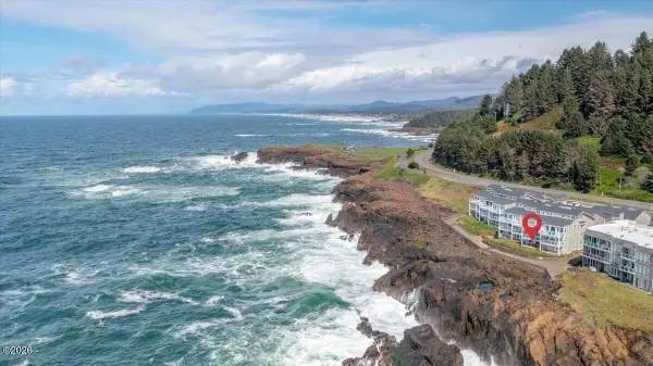 1123 N Hwy 101, Depoe Bay, OR 97341