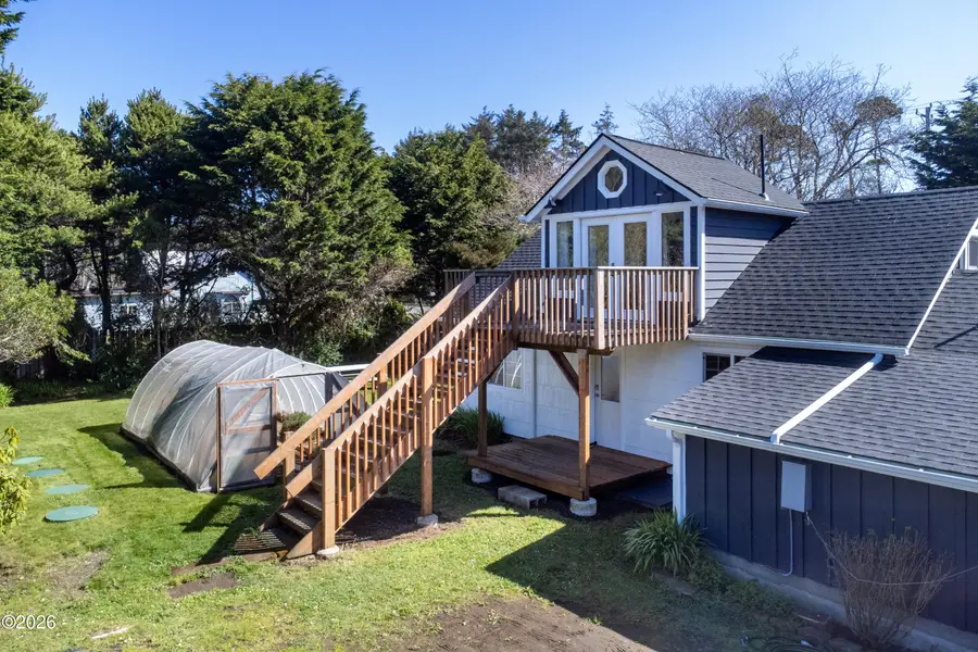 43 NW Knoxville, Yachats, OR 97498 - #2