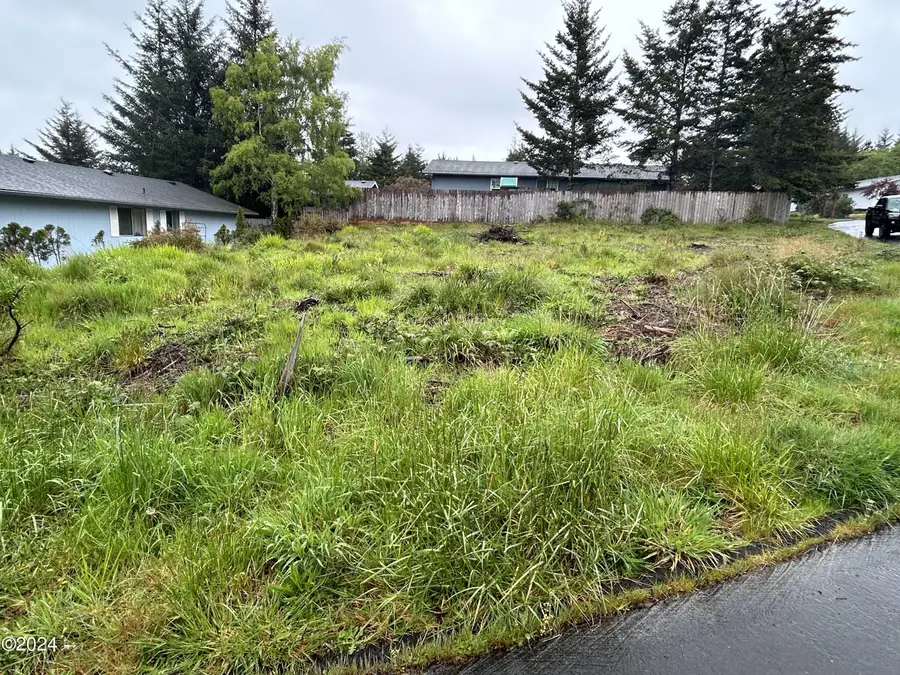 845 SE Ball, Waldport, OR 97394 - Image #2