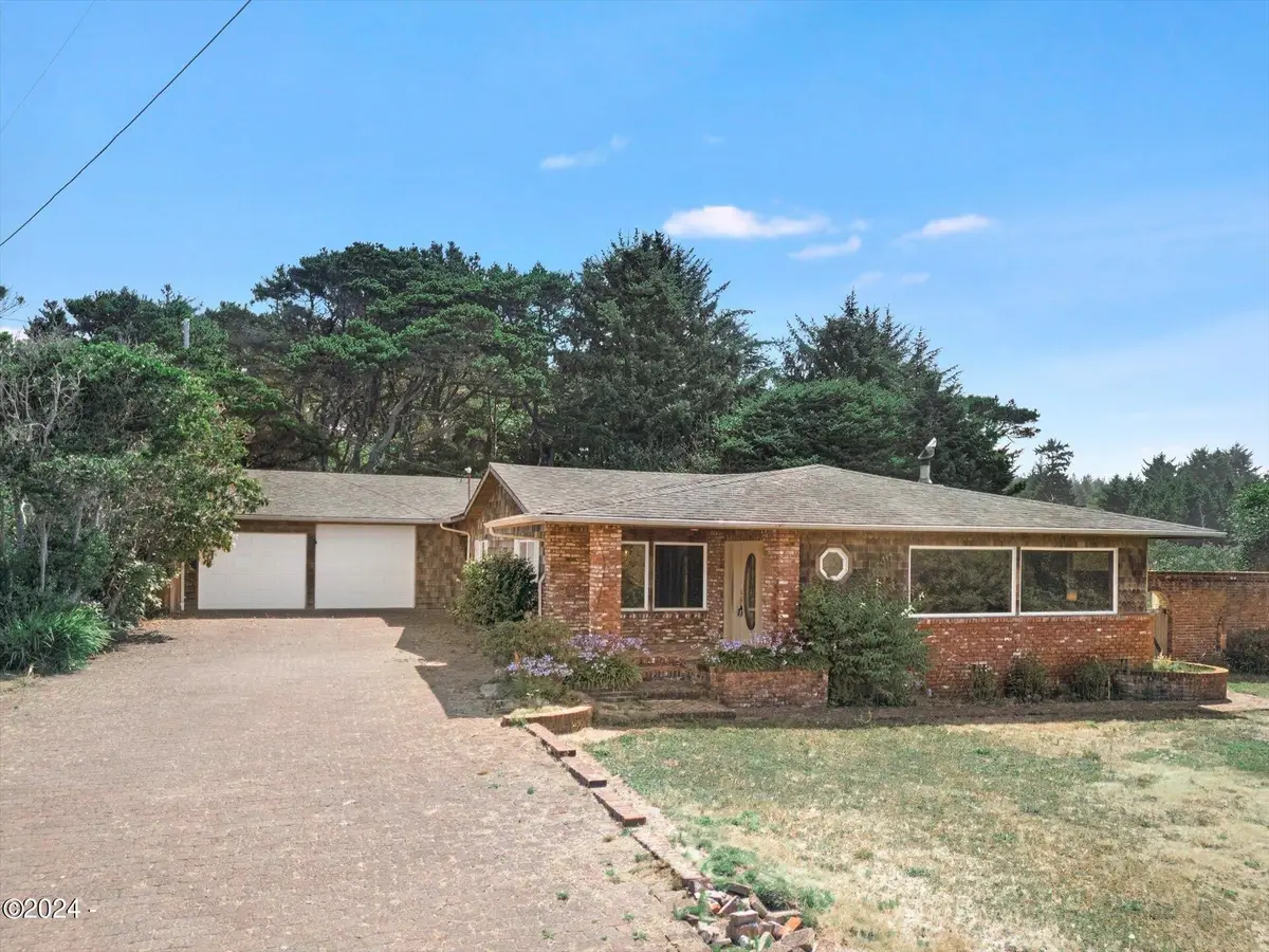 4711 SW Pacific Coast, Waldport, OR 97394 - Image #1