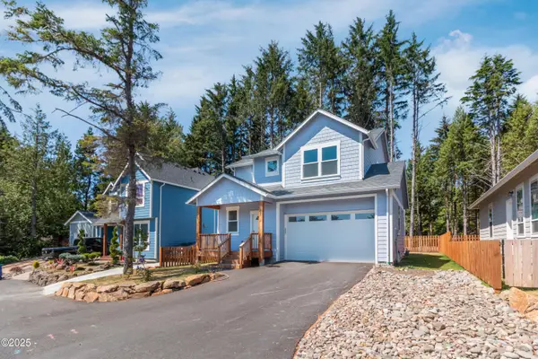 427 SE Winchell Street, Depoe Bay, OR 97341