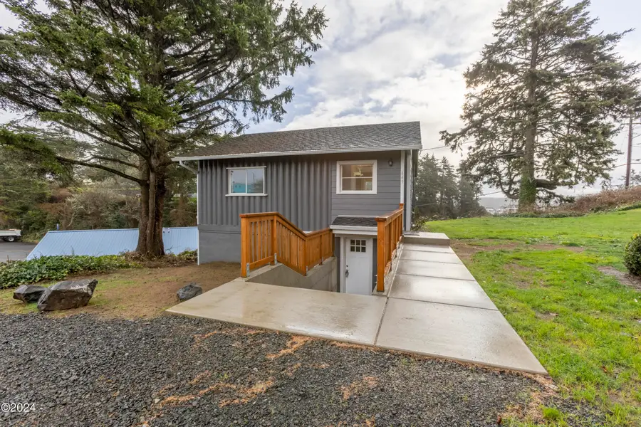449 SW 10th, Newport, OR 97365 - Image #3