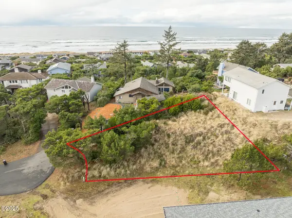 3018 NW Sandpiper, Waldport, OR 97394