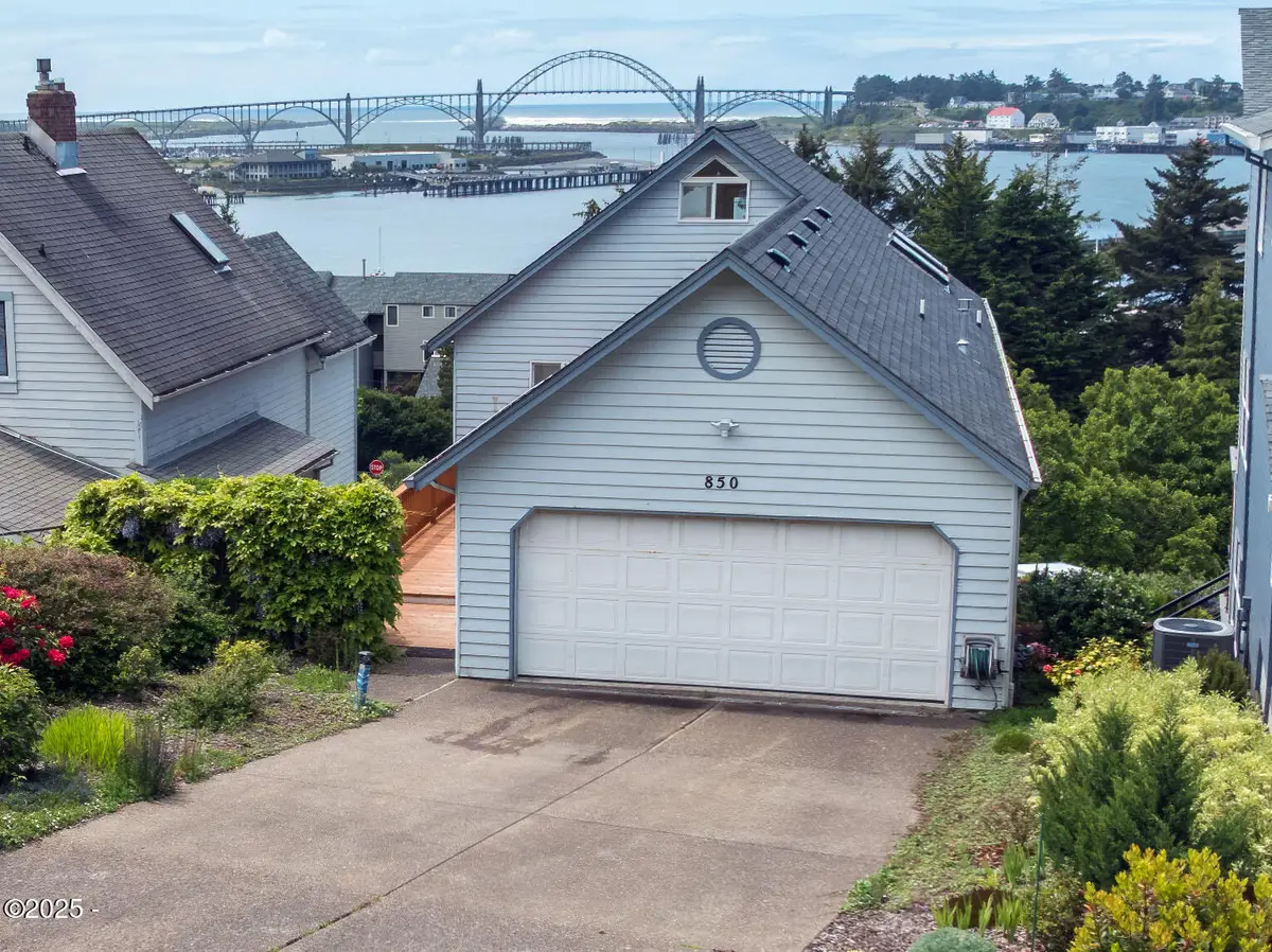 850 SE Crescent, Newport, OR 97365 - Image #1