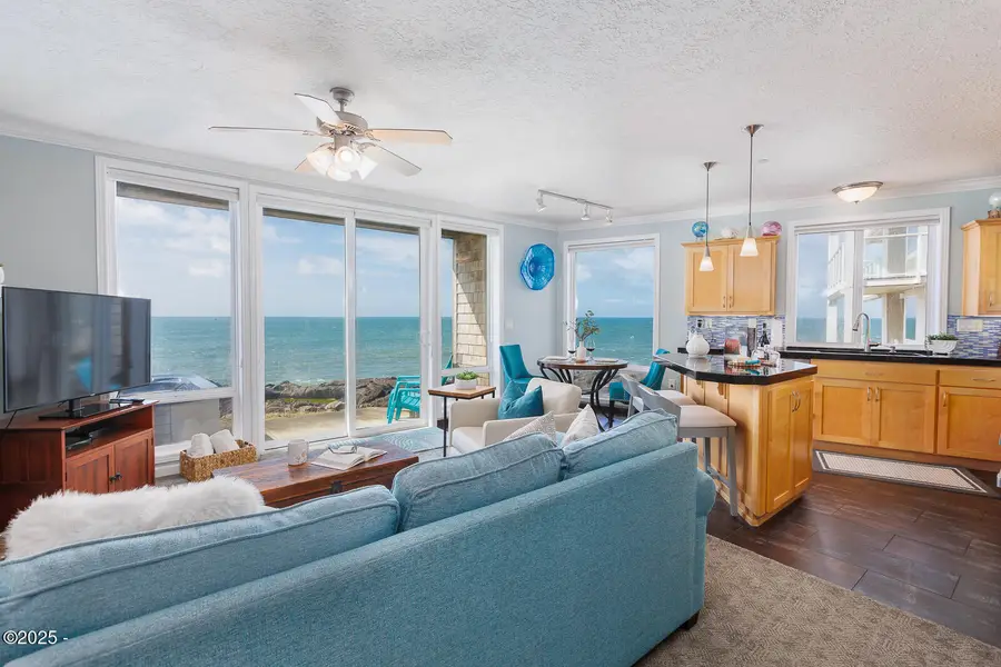 1113 N Hwy 101, Depoe Bay, OR 97341 - Image #2