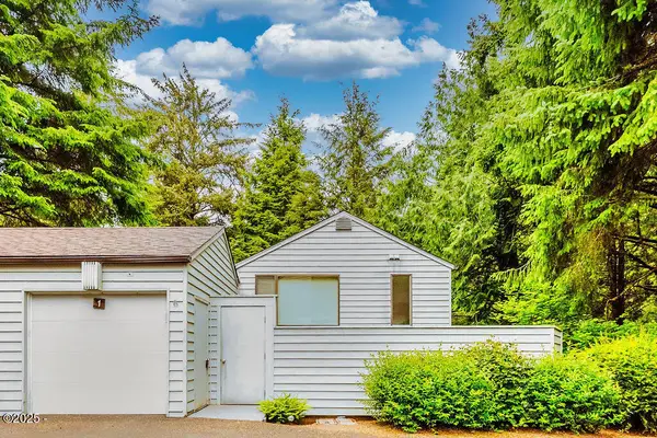 600 Island Dr, Gleneden Beach, OR 97388