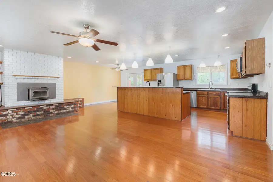 585 NW Aspen, Toledo, OR 97391 - Image #3