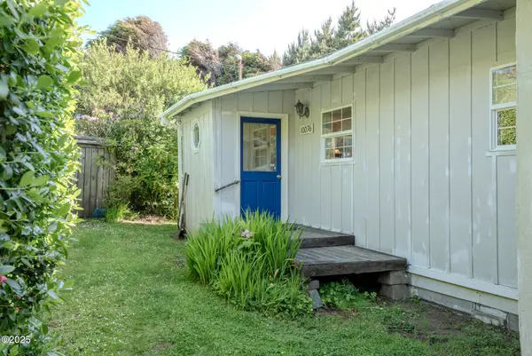 10076 NW Swallow, Seal Rock, OR 97376